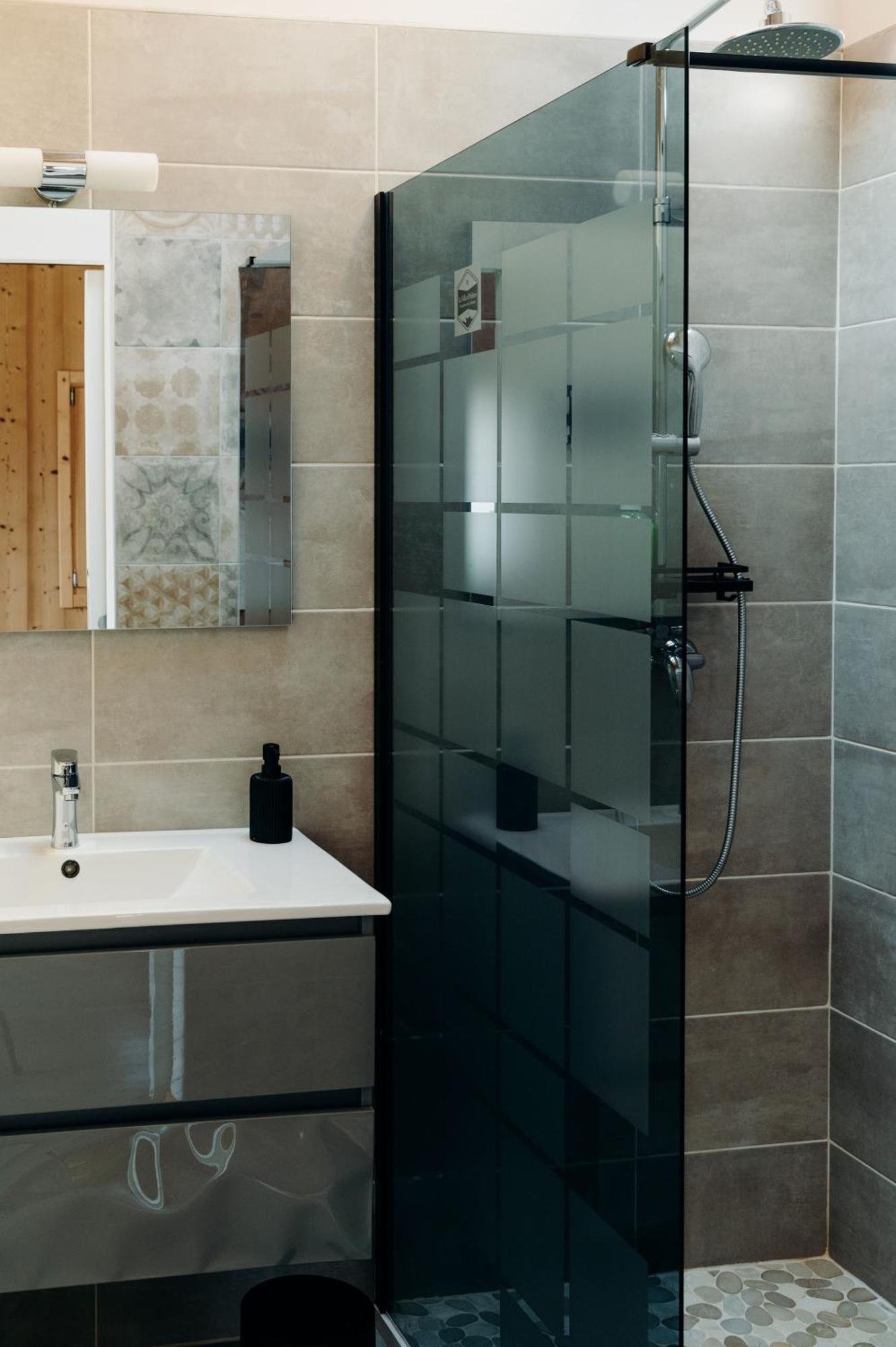 La Villa D'Helene 2 - Chambres D'Hotes Bnb Et Appartements - Cluses Exteriör bild